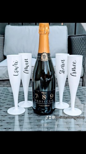 White plastic champagne flutes - plastic,