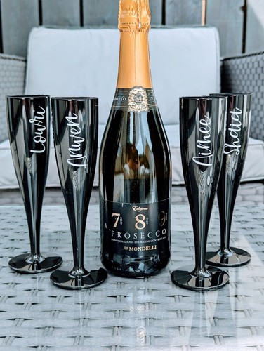 Black plastic champagne flutes - champagne,